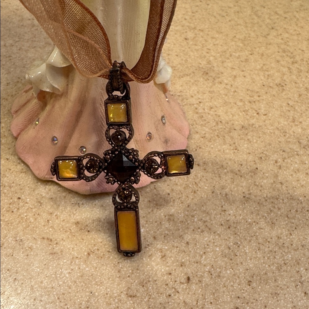 1928 Elegant Cross Pendant Necklace with Ribbon